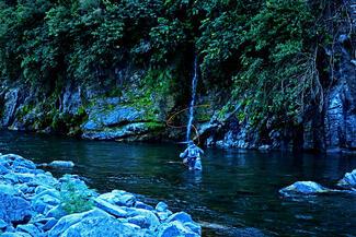 peche-mouche-truite-nouvelle-zelande-riviere